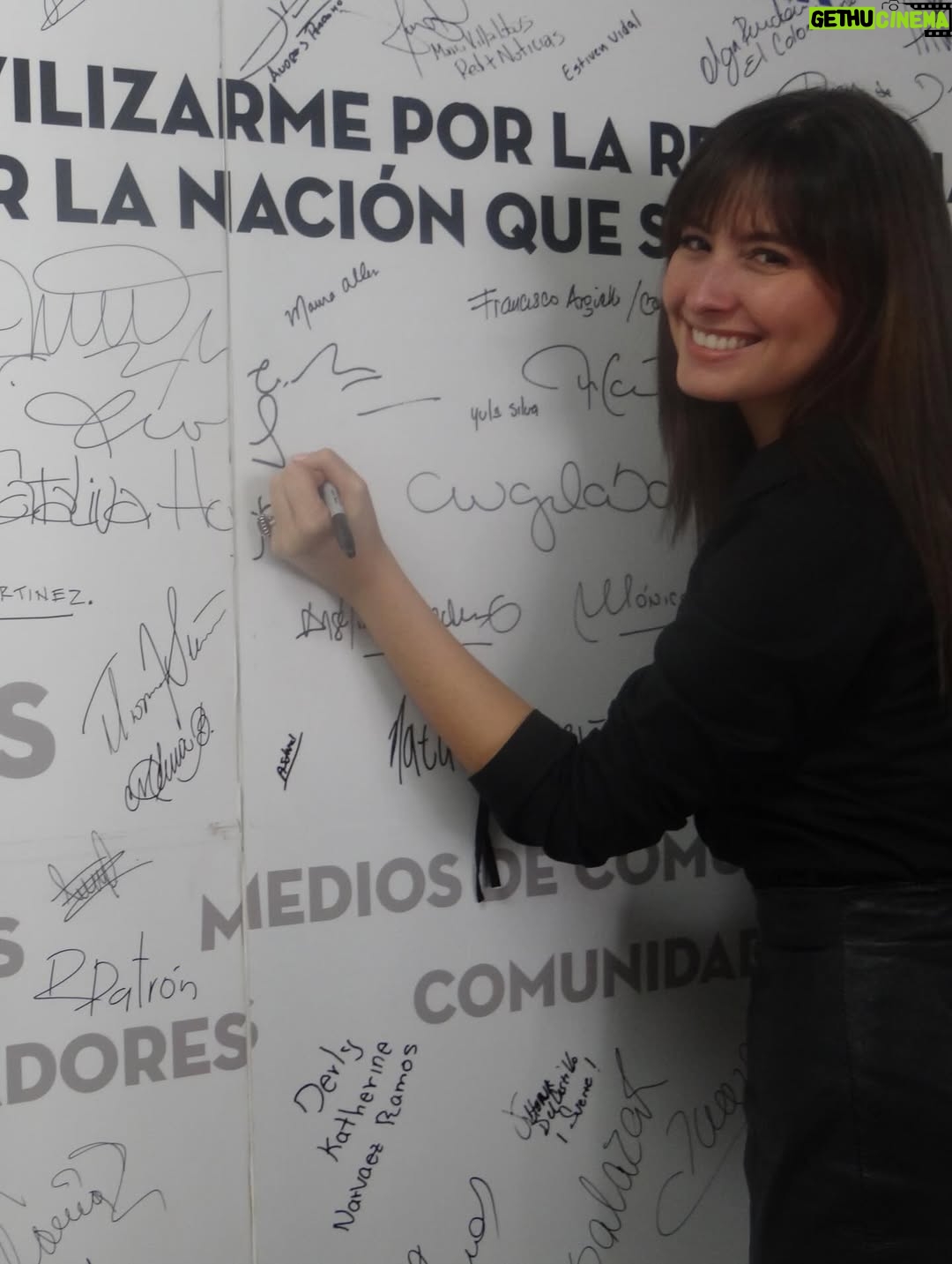 Taliana Vargas - 41.6K Likes - 2016 en fotos. 
1. Cómo ven  @alejoeder con el mismo estilo, el mismo reloj, la misma camisa 🤣 y yo amaba un crop top a más no poder. 
2. Era la imagen de History Chanel y grabábamos un programa de proyectos sociales sostenibles. 
3. Los probióticos que tomaba hace 10 años 💪🏻 
4. Firme con USAID mi primer proyecto para @fcasaenelarbol y me sentía realizada. Comenzó el crecimiento de la fundación. 
5. Hacía campañas de moda y el 100 % eran para @fcasaenelarbol 
6. Hacía ejercicio dos veces al dia. Cómo loca. 
7. Estaba entregada en cuerpo y alma a la fundación @fcasaenelarbol 
8. Mi abuela Nitta estaba viva con alzaimer y parchaba con ella dia y noche cuando estaba en Sta Mta. 
9. Estaba muy apegada a mis sobrinos; había perdido mi primer bebé y quedé con una enfermedad de la tiroides que se llama hipertiroidismo de grave. 
10. Con Mis mismas amigas de ahora. 
11. Grababa Narcos 
12.  Tali en PFW 
13. Hablaba en espacios de Naciones Unidas 
14. Andrés Oyuela me tomaba las mejores fotos @andresoyuela