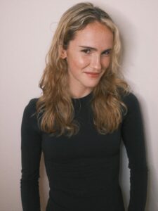 Actress Talitha Eliana Bateman HD Photos and Wallpapers November 2025