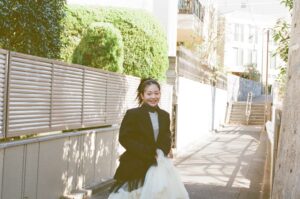 Tamaki Shiratori Instagram - ⁡
⁡
💛🖤
⁡
#路地裏てぃーん。
#16歳
#白鳥玉季
#topcoat