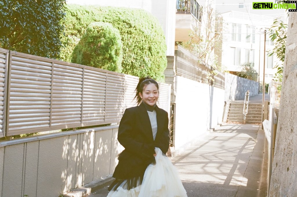 Tamaki Shiratori - 15.4K Likes - ⁡
⁡
💛🖤
⁡
#路地裏てぃーん。
#16歳
#白鳥玉季
#topcoat
