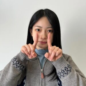 Tamaki Shiratori Instagram - ⁡
⁡
１１万人の『１１』☝🏻
⁡
Instagramのフォロワー11万人ありがとうございます！！
⁡
10万人という節目を迎えてから1ヶ月。
…はやい！😳 本当に嬉しいです✨
⁡
これからもよろしくお願いします🌼
⁡
#白鳥玉季 
#topcoat