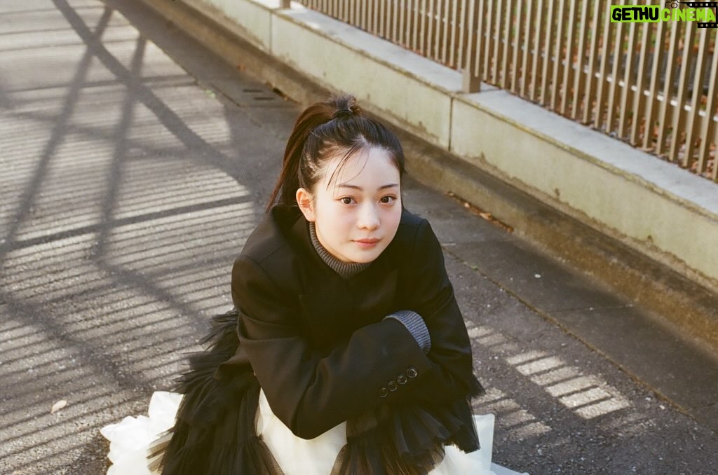 Tamaki Shiratori - 15.4K Likes - ⁡
⁡
💛🖤
⁡
#路地裏てぃーん。
#16歳
#白鳥玉季
#topcoat