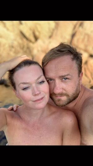 Tamara Arciuch Instagram - Żadne słowa nie opiszą kim jesteś dla mnie. Ale na pewno te wszystkie najpiękniejsze. 
Bo Ty to Miłość. 
Bo Ty to Dobro. 
Bo Ty to Wolność i Radość.
I Śmiech.
Dziękuję Ci za każdą chwilę. Niech Świat będzie  dla Ciebie przyjazny. Niech ludzie dają Ci tylko to najlepsze. Bo na to zasługujesz.
Happy birthday Moja Miłości.❤️🌹