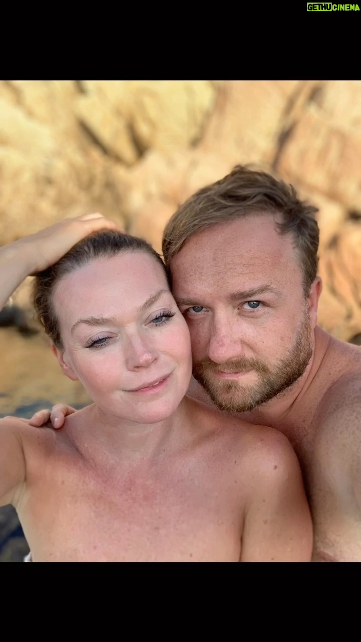 Tamara Arciuch - 4.1K Likes - Żadne słowa nie opiszą kim jesteś dla mnie. Ale na pewno te wszystkie najpiękniejsze. 
Bo Ty to Miłość. 
Bo Ty to Dobro. 
Bo Ty to Wolność i Radość.
I Śmiech.
Dziękuję Ci za każdą chwilę. Niech Świat będzie  dla Ciebie przyjazny. Niech ludzie dają Ci tylko to najlepsze. Bo na to zasługujesz.
Happy birthday Moja Miłości.❤️🌹