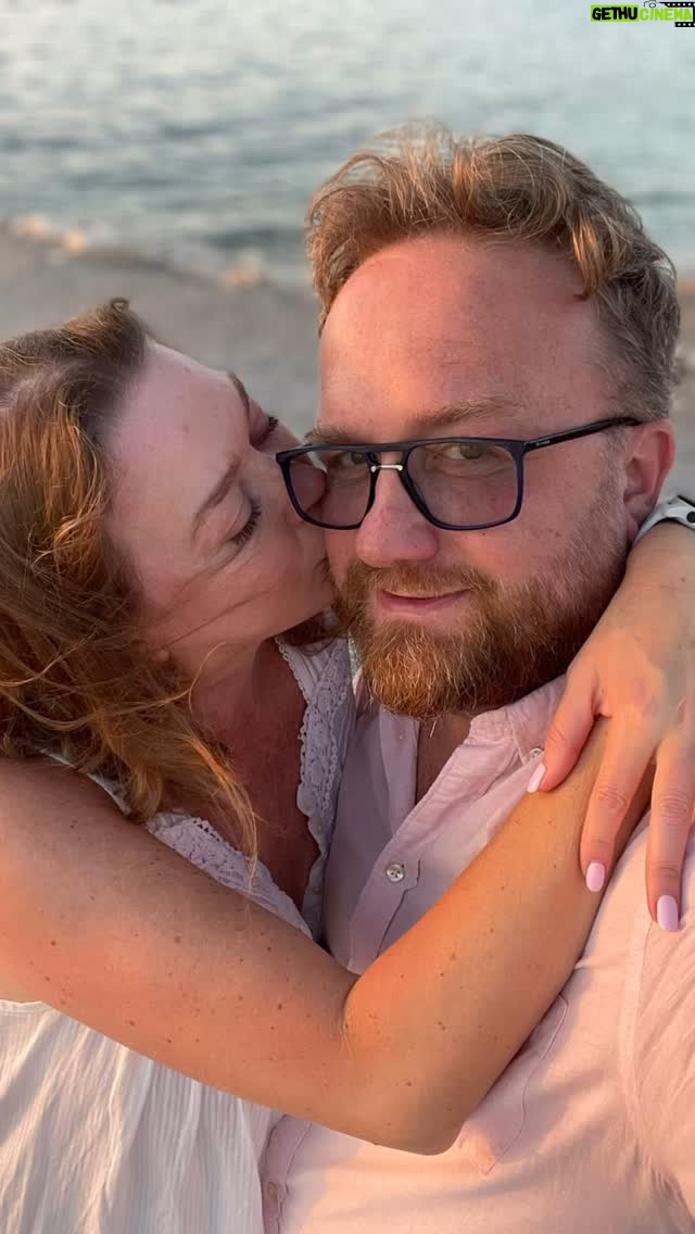 Tamara Arciuch - 1.3K Likes - Słowa nie opiszą jak Pięknym Człowiekiem jest ten Pan. Ale ja mam szczęście iść przez życie obok niego więc musicie uwierzyć mi na słowo.
Dziś Jego Święto.
Życzę Ci kochany byś nigdy nie utracił swojej wielkiej wiary w ludzi, mimo iż zawodzą, wiary w swój talent i niezwykłą wyobraźnię, i by zawsze Cię otaczali Ci którzy też w  Ciebie wierzą, wspierają Cię i kochają. 
Wszystkiego najlepszego, Moja Miłości.❤️❤️❤️#birthday #miłość #partner
