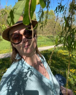 Tamara Arciuch Instagram - Przepiekny czas w Muzeum Wsi Lubelskiej. Widoki, przyroda .. wiosna oszałamia.
#wycieczka 
#majówka 
#słonce