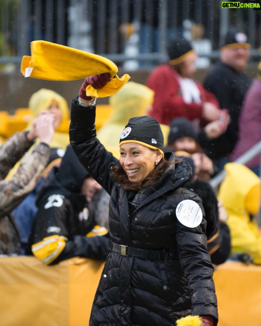 Tamara Tunie - 10.5K Likes - As a proud Pittsburgh-er, and loyal Steelers “acolyte”, I just want to say how honored I am to have shared space on the field with the LEGENDARY COACH MIKE TOMLIN! 

Forget the “nay-sayers”, you were the BEST thing to happen to “da Burgh” since Coach Cower, and before him, Coach Noll. You have led the Team with integrity, determination, and CLASS under the umbrella of the “Mike Tomlin Cool!”

I am wishing you, Coach Mike, joy, peace, and whatever your heart desires in this next chapter.  I never got that picture with you, but it’s never too late!  We will meet again!

Thank you, Art Rooney II, the late great Dan Rooney, and all of the Steeler Orgnization for your loyalty, and ALWAYS leading and setting the standard for the NFL! 
“THE CHIEF” would be proud!  GO STEELERS

#steelernation