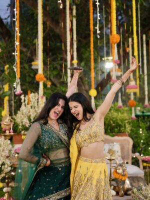 Taneesha Mirwani Instagram - mehndi kehndi š¼šŖš¦¢šŖ
thank u @nishthaparwani for styling mee & @simone_handcrafted for this gorgeous fit <3
