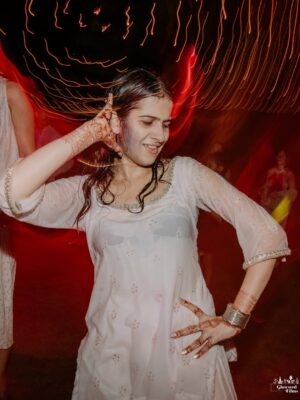 Taneesha Mirwani Instagram - make sure u guys credit @saniyamirwani when you copy her idea for a gulaal function <3
gorgeous outfit @kayan_byradhika <3