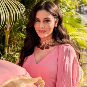 Tanisha Mehta Instagram - Mujhko jab lagta hain tum mujhpar hi marte ho⦠acche lagte ho āØāØ
Wearing @mahukaa_