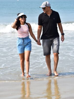 Tanuja Jt Instagram - Beach and Us 🥰 

ಆಗಾಗ ಮಗಳನ್ನ ಬಿಟ್ಟು ಬರಬೇಕು ಅಲ್ವಾ 🥰

#goabeach