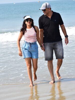 Tanuja Jt Instagram - Beach and Us 🥰 

ಆಗಾಗ ಮಗಳನ್ನ ಬಿಟ್ಟು ಬರಬೇಕು ಅಲ್ವಾ 🥰

#goabeach