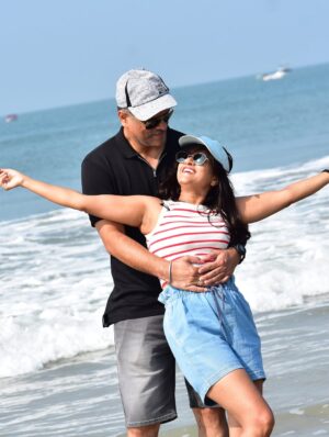 Tanuja Jt Instagram - Beach and Us 🥰 

ಆಗಾಗ ಮಗಳನ್ನ ಬಿಟ್ಟು ಬರಬೇಕು ಅಲ್ವಾ 🥰

#goabeach
