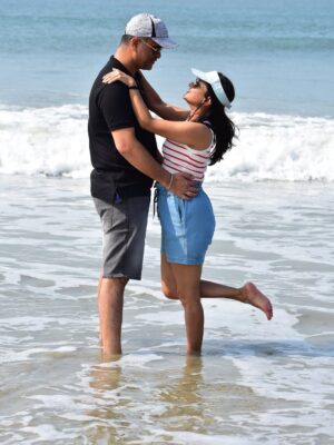 Tanuja Jt Instagram - Beach and Us 🥰 

ಆಗಾಗ ಮಗಳನ್ನ ಬಿಟ್ಟು ಬರಬೇಕು ಅಲ್ವಾ 🥰

#goabeach