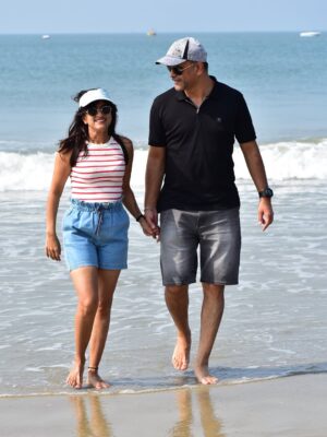 Tanuja Jt Instagram - Beach and Us 🥰 

ಆಗಾಗ ಮಗಳನ್ನ ಬಿಟ್ಟು ಬರಬೇಕು ಅಲ್ವಾ 🥰

#goabeach