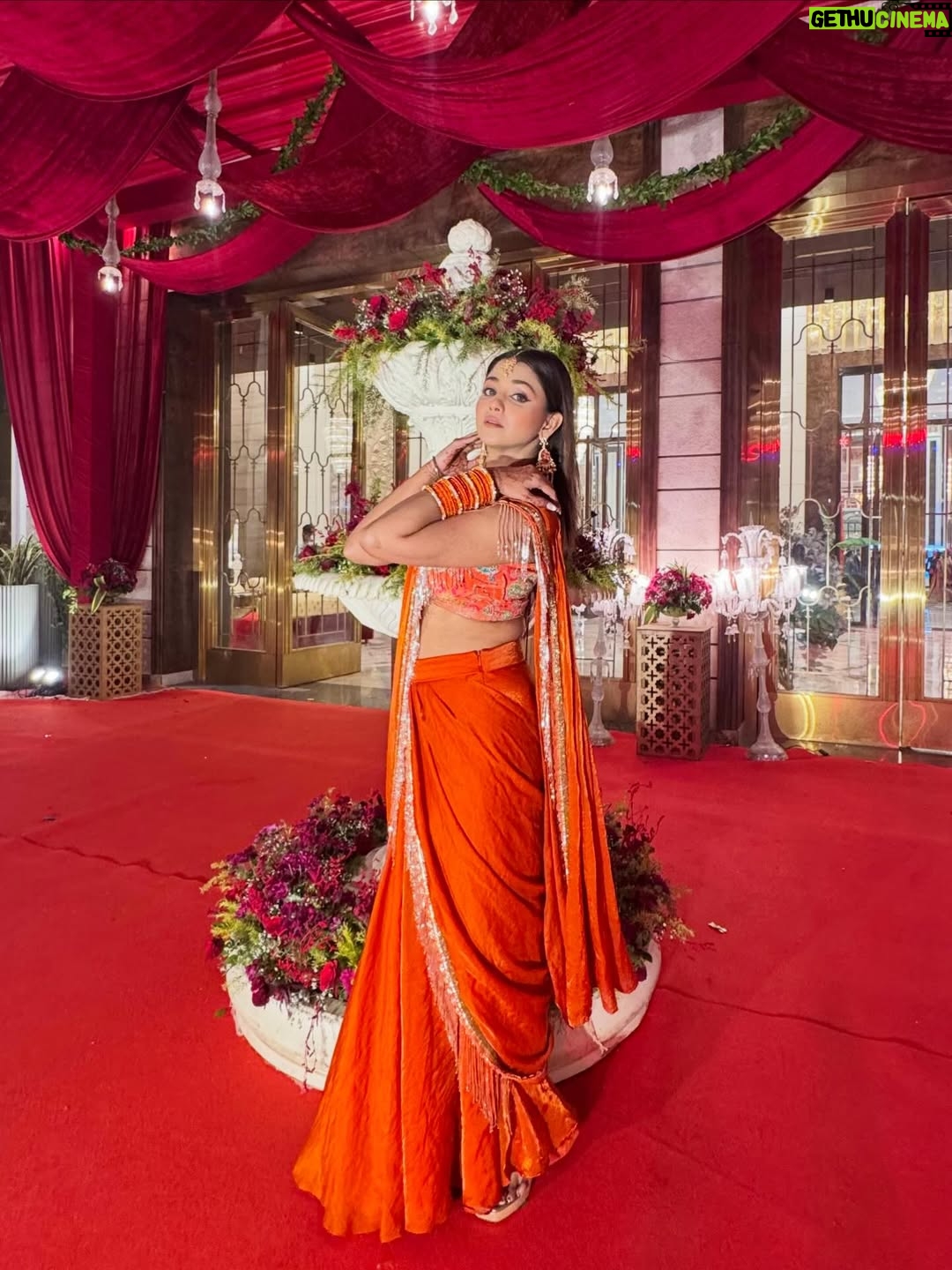 Tanvi Dogra - 37.9K Likes - Draped in grace, glowing in my own shade ✨

Outfit by :- @gemfashionstudio 
@gemstudiorentalboutique 
Styling by :- @reiicha_tiwari