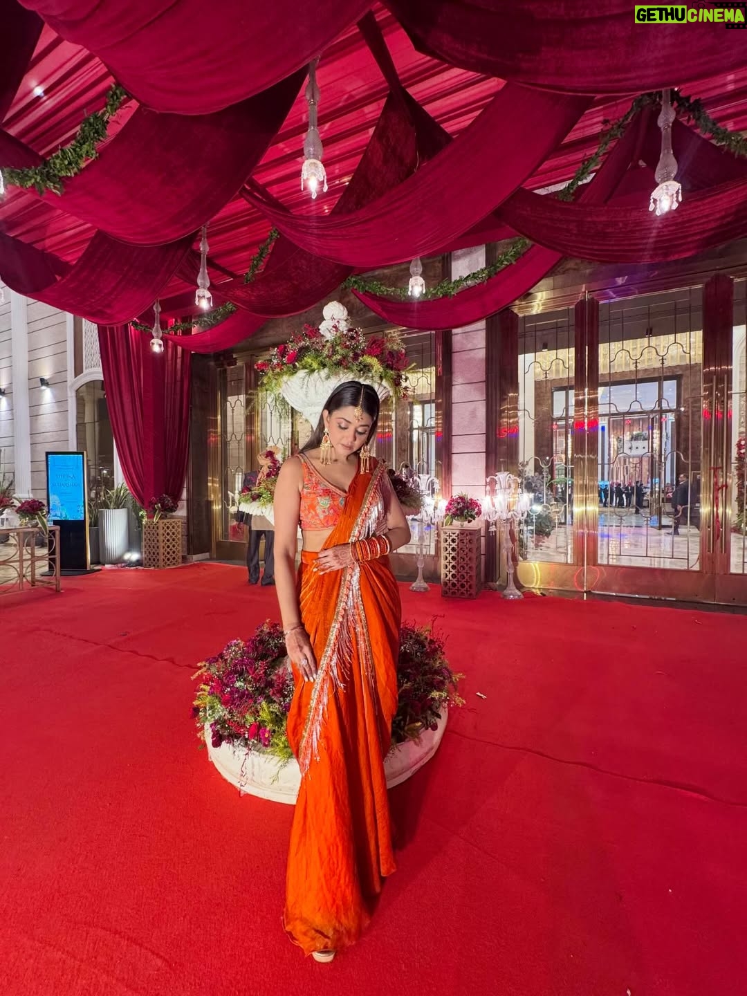 Tanvi Dogra - 37.9K Likes - Draped in grace, glowing in my own shade ✨

Outfit by :- @gemfashionstudio 
@gemstudiorentalboutique 
Styling by :- @reiicha_tiwari