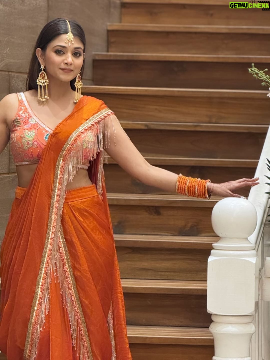 Tanvi Dogra - 37.9K Likes - Draped in grace, glowing in my own shade ✨

Outfit by :- @gemfashionstudio 
@gemstudiorentalboutique 
Styling by :- @reiicha_tiwari