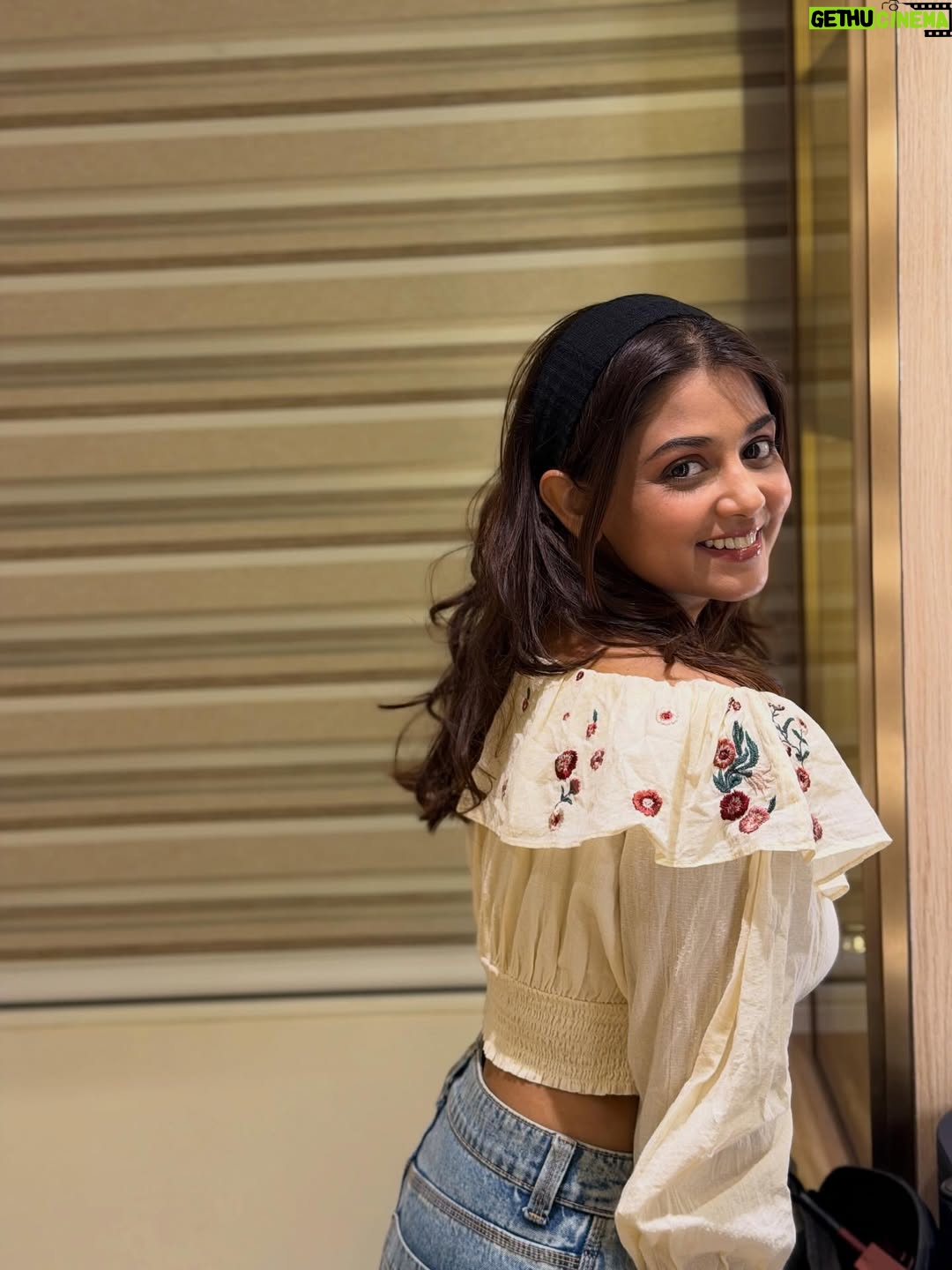 Tanvi Dogra - 41.9K Likes - soft heart, pretty thoughts, and a lil magic ✨