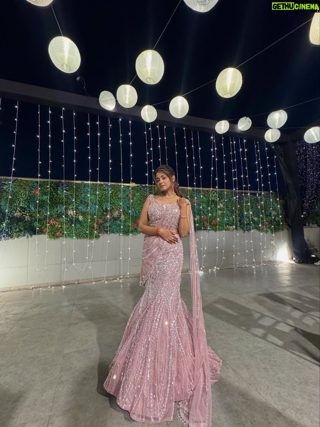 Tanvi Dogra - 68.4K Likes - When the outfit speaks, you just pose 💕 

Styled by : @stylewithroshnii 
Wearing: @emiraasbyindrani 
Jewellery: @solikocommunications 

#PinkAesthetic #GlitterGlow #PastelVibes #ShineBright #EthnicElegance