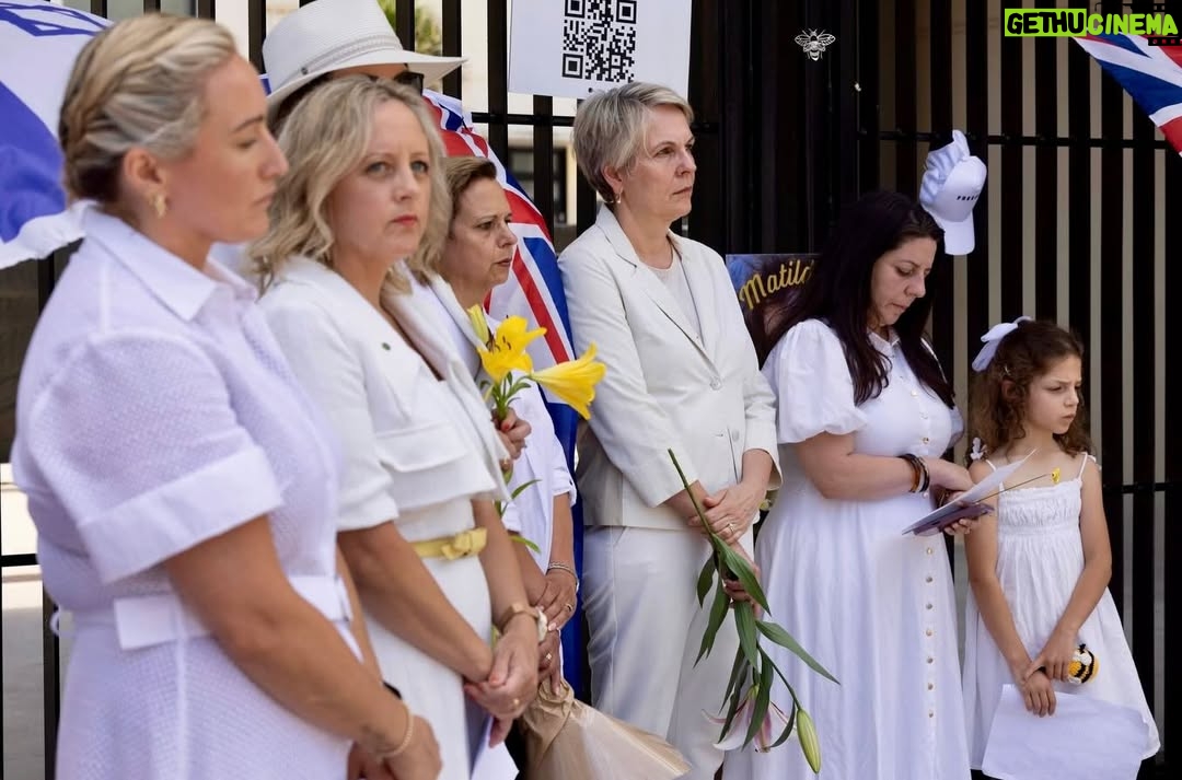 Tanya Plibersek - 1.1K Likes - Today, on the final full day of Chanukah, we honour those impacted by the antisemitic terror attack in Bondi.

At 6:47 pm, people across the country are invited to light a candle and observe a minute of silence.

This quiet act of remembrance is about showing Jewish Australians they are loved, and we are mourning as one.

When hate seeks to fracture us, we will always respond with unity — because that is the true character of Australia.

As Rabbi Jacqueline Ninio from Temple Emanuel said, for anyone looking inward and asking, what do we do now?

The answer is: we do good. 

📸 Jessica Hromas.