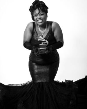 Tarriona Ball Instagram - She here yall…..Thank you @recordingacademy  Thank you Mr.Morgan!! @gusbennettphoto 📷 📓 @thamakeupartist @mzbeejoness Hair and Makeup!!