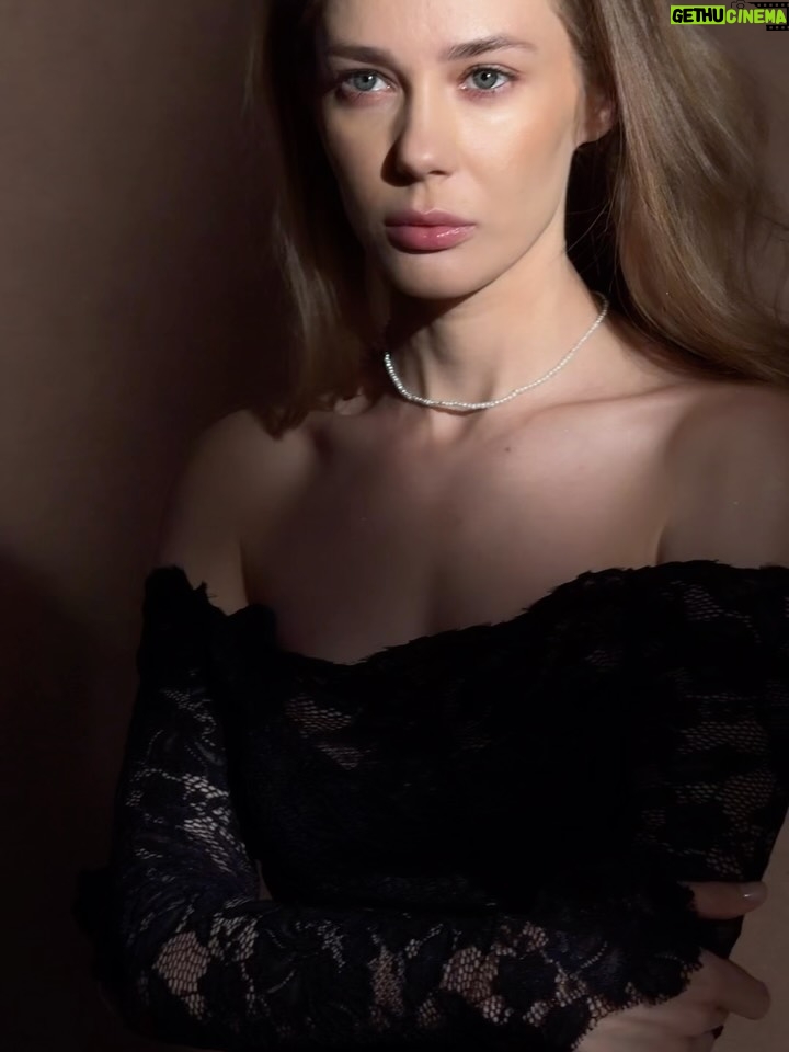 Tatiana Babenkova - 6.8K Likes - Backstage drama queen   (второму образу придумайте название)

@pivenofficial