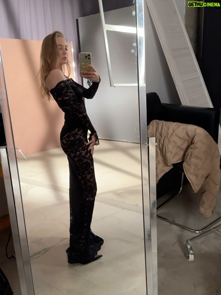 Tatiana Babenkova - 6.8K Likes - Backstage drama queen   (второму образу придумайте название)

@pivenofficial