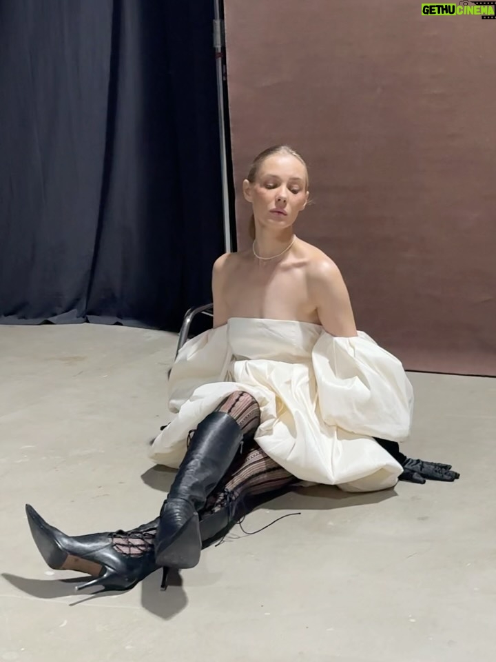 Tatiana Babenkova - 6.8K Likes - Backstage drama queen   (второму образу придумайте название)

@pivenofficial