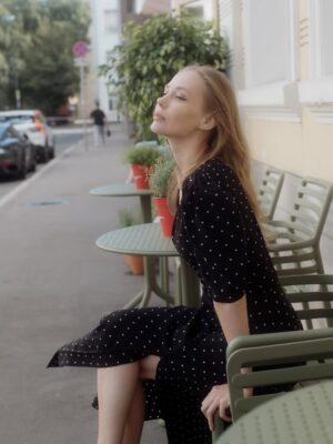 Tatiana Babenkova Instagram - Недавно один режиссёр наконец-то обозначил моё амплуа: «То ли Бемби, то ли бл*дь. С такими характеристиками надо уметь работать».

Не поспоришь… сложный персонаж! 

foto @denistumanov