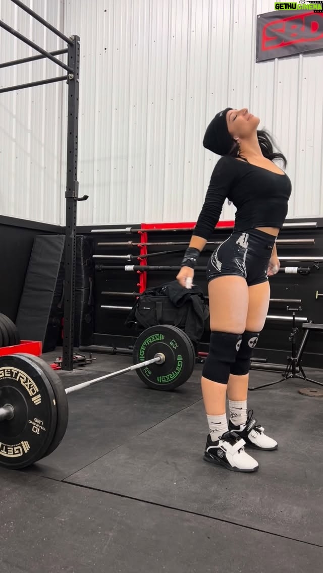 Tatum McCann - 7K Likes - It’s only failure when you stop trying. Otherwise, it’s a learning opportunity. 

it’s safe to say the re-introduction of Olympic weightlifting training has been full of… Learning opportunities.

#suckless #weightlifting #olympiclifting #trainwithtatumtots #womenwhoweightlift
