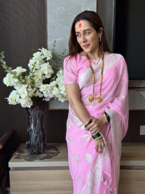 Tejaswini Lonari Instagram - Welcoming 2026 with gratitude and hope ✨
Wishing everyone a very Happy and Prosperous New Year. May all your wishes be fulfilled and your paths be blessed 🌼🙏🧿🧿🧿