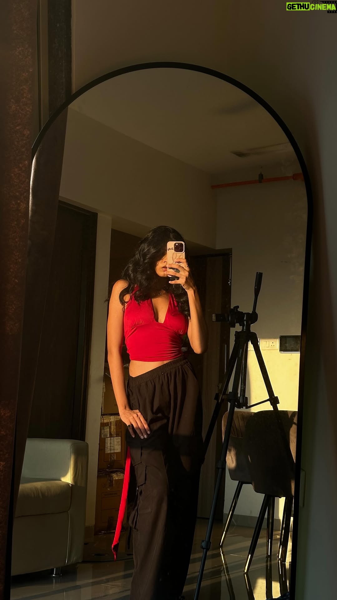 Tejaswini Shrivastava - 7.3K Likes - I think Red is my colour 💋.