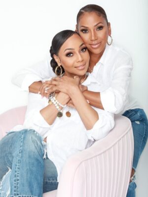 Terry Ellis Instagram - Happy Best Friends Day, Besties!! 👧🏽🩷👧🏽 33 years of you @terryellis! I count my Terry Blessings every day 💖😘🙏🏽🎉👏🏾🫶🏽 #nationalbestfriendsday 
Pic 1&2 Our first photo sesh camera 📸 #Darryl Schiff 1992! We really didn’t get that we looked like each other until we saw these photos 🤯🤣
Pic 3-5 📷 @imerickrobinson 2024