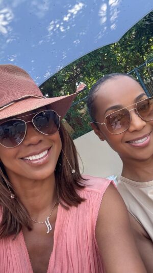 Terry Ellis Instagram - Food Trucks, Friendship and Frankie!! 🍗 🍰 🥧 🦞 🎶 Thank you @magicjohnson & @thecookiej for another “stone soul picnic” to remember! We love yall! 🙏🏽
@terryellis @lewistpowell @theyvetteleebowser  @lisaneal4real