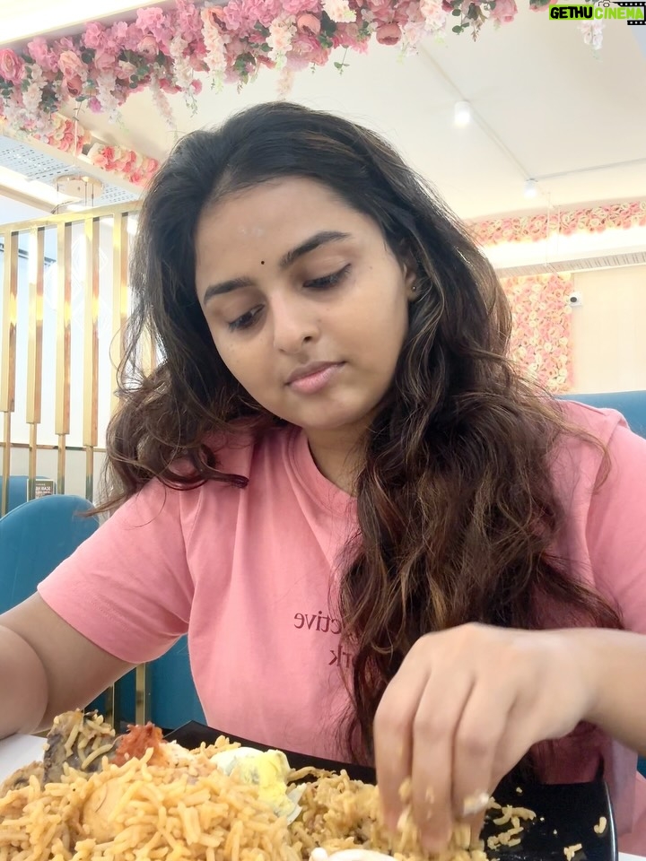 Thamizhvani - 7.5K Likes - I don’t wait for moments.
I create them 🌸🤎

#QuietPower
#Presence
#SoftStrength
#ChennaiDiaries
#briyani