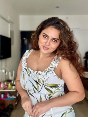 Thamizhvani Instagram - Closing chapters. Keeping the glow ✨

#yearendvibes #glowseason #steve