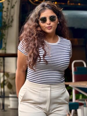 Thamizhvani Instagram - Made you stop scrolling… art does that ✨🎨😉 

Snapped it 📸 @dhee_bobby_choreographer 

#instagram #prettyvibes #spotlight #energy