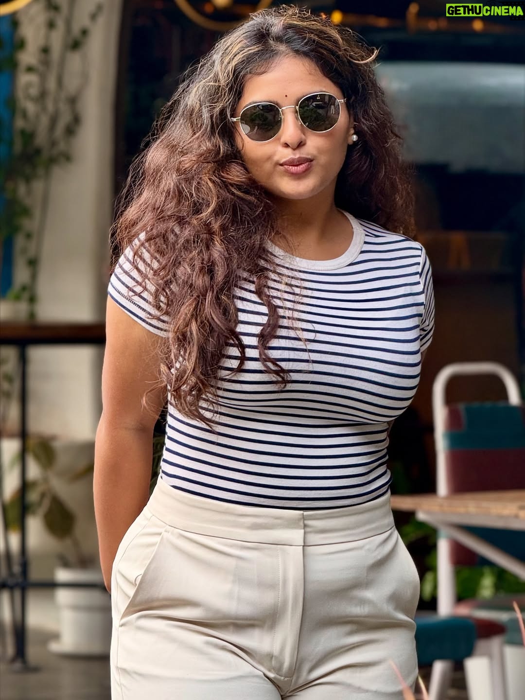 Thamizhvani - 38.4K Likes - Made you stop scrolling… art does that ✨🎨😉 

Snapped it 📸 @dhee_bobby_choreographer 

#instagram #prettyvibes #spotlight #energy