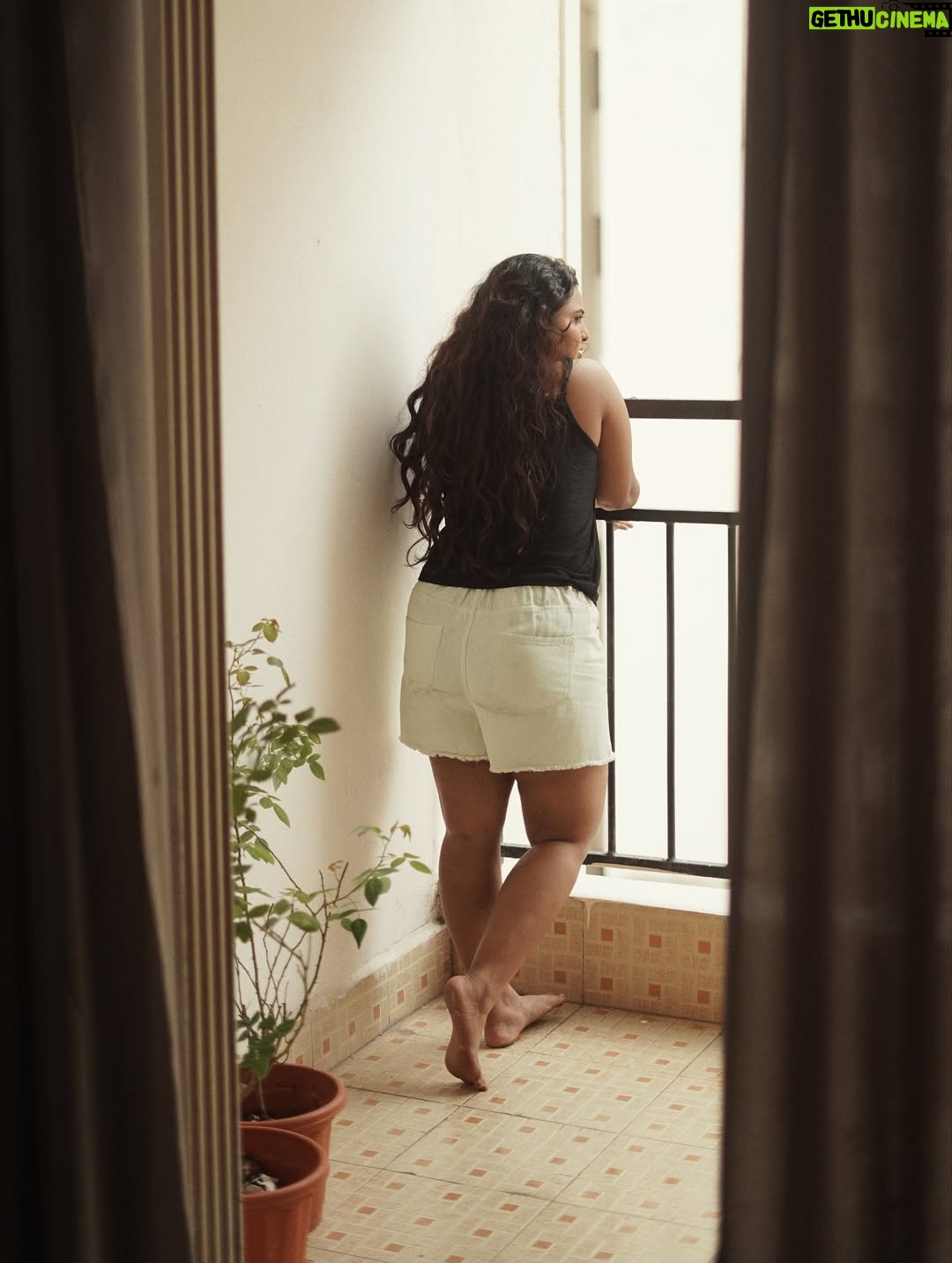 Thamizhvani - 5.5K Likes - Some stories are best told in silence🌌🤍🕊️

Portraits by @portraitsbysaran 

#visualdiary #ArtsyVibes #MoodyAesthetics #RawPortrait