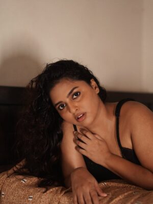 Thamizhvani Instagram - “No act. Just aura”

Photos by @portraitsbysaran 

#owntheaura #boldwillhold #rarefind #confidenceglow