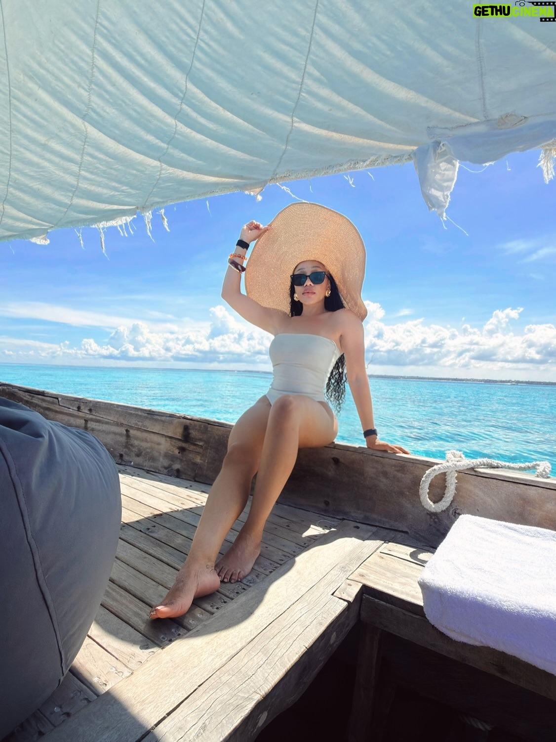 Thando Thabethe - 46K Likes - Not enough slides in this carousel!!! 🫶🏽🫶🏽🫶🏽
What a magical time in a magical paradise 🌴🌴❤️❤️❤️🥰🥰🥰