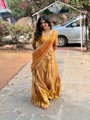 Thanviya Naik Instagram - In soft feminine Era🌸

#thanvibalraj 
#instagood 
#instagram 
#artist 
#kannadathi