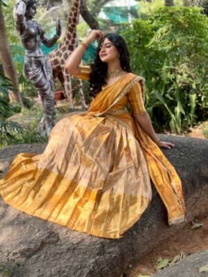 Thanviya Naik Instagram - In soft feminine Era🌸

#thanvibalraj 
#instagood 
#instagram 
#artist 
#kannadathi