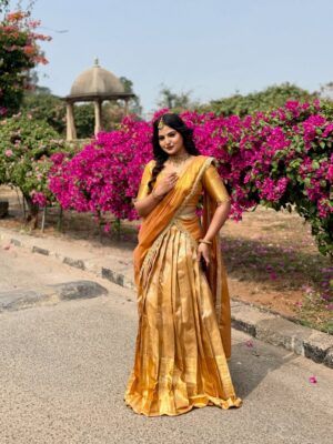 Thanviya Naik Instagram - In soft feminine Era🌸

#thanvibalraj 
#instagood 
#instagram 
#artist 
#kannadathi