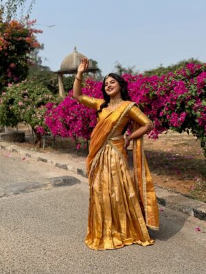 Thanviya Naik Instagram - In soft feminine Era🌸

#thanvibalraj 
#instagood 
#instagram 
#artist 
#kannadathi