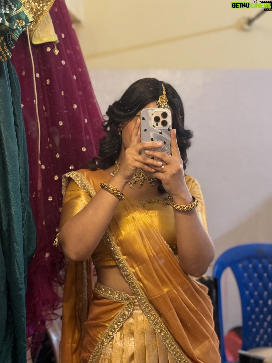 Thanviya Naik - 5.4K Likes - In soft feminine Era🌸

#thanvibalraj 
#instagood 
#instagram 
#artist 
#kannadathi