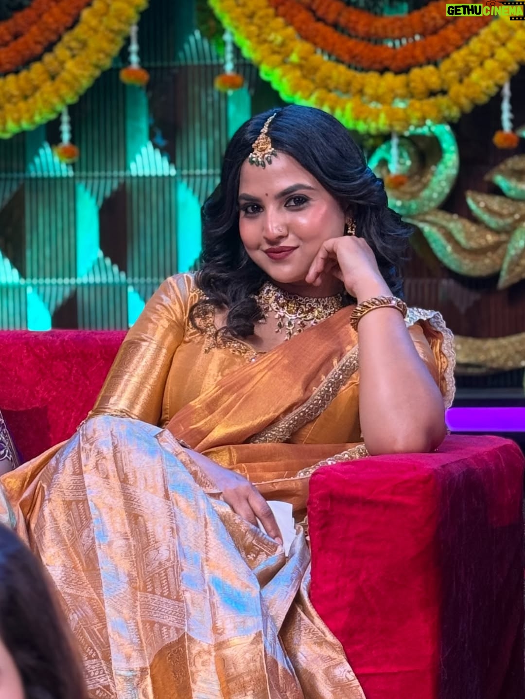 Thanviya Naik - 5.4K Likes - In soft feminine Era🌸

#thanvibalraj 
#instagood 
#instagram 
#artist 
#kannadathi
