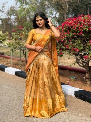 Thanviya Naik Instagram - Girl in gold👑

Beautiful outfit by @inayadesignerstudio 

#thanvibalraj 
#instragram 
#instagood 
#trending 
#explore