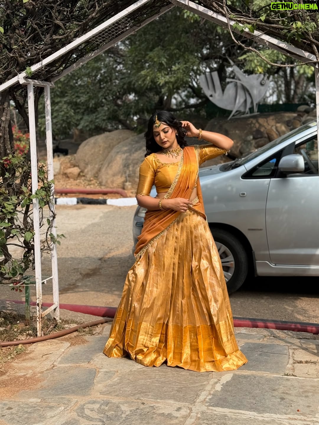 Thanviya Naik - 3.6K Likes - Girl in gold👑

Beautiful outfit by @inayadesignerstudio 

#thanvibalraj 
#instragram 
#instagood 
#trending 
#explore